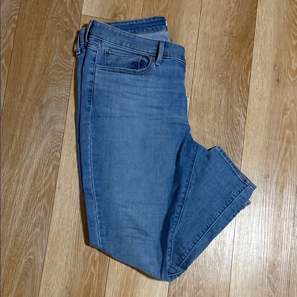 Size 33 Levi's Light Blue Skinny Jeans
